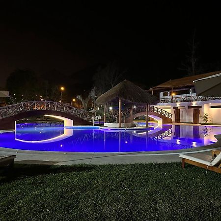 סיינגייה Los Andes - Restaurant & Bungalows מראה חיצוני תמונה
