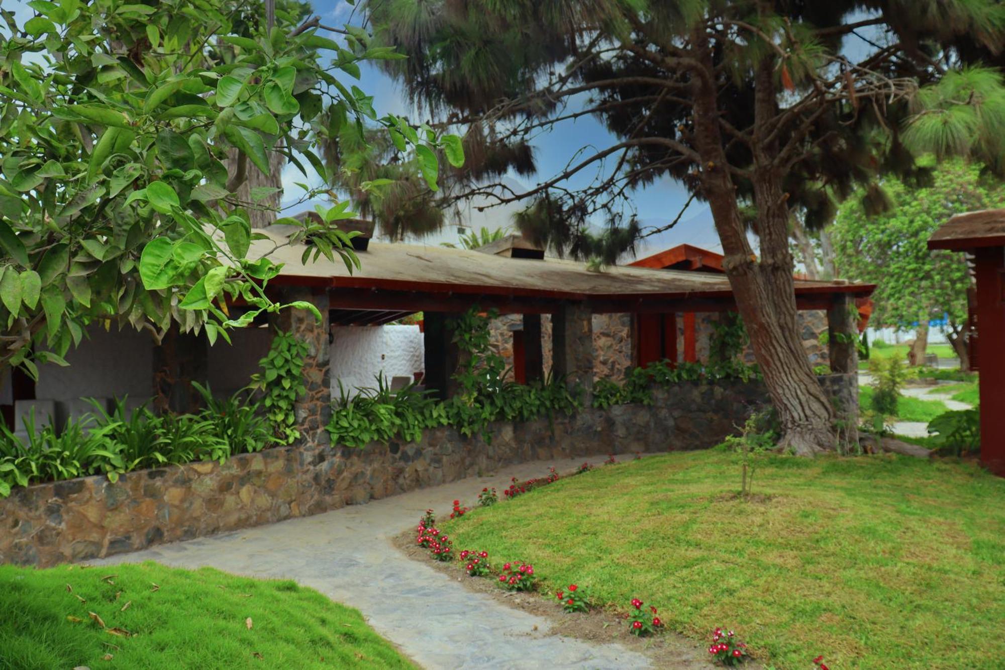 סיינגייה Los Andes - Restaurant & Bungalows מראה חיצוני תמונה